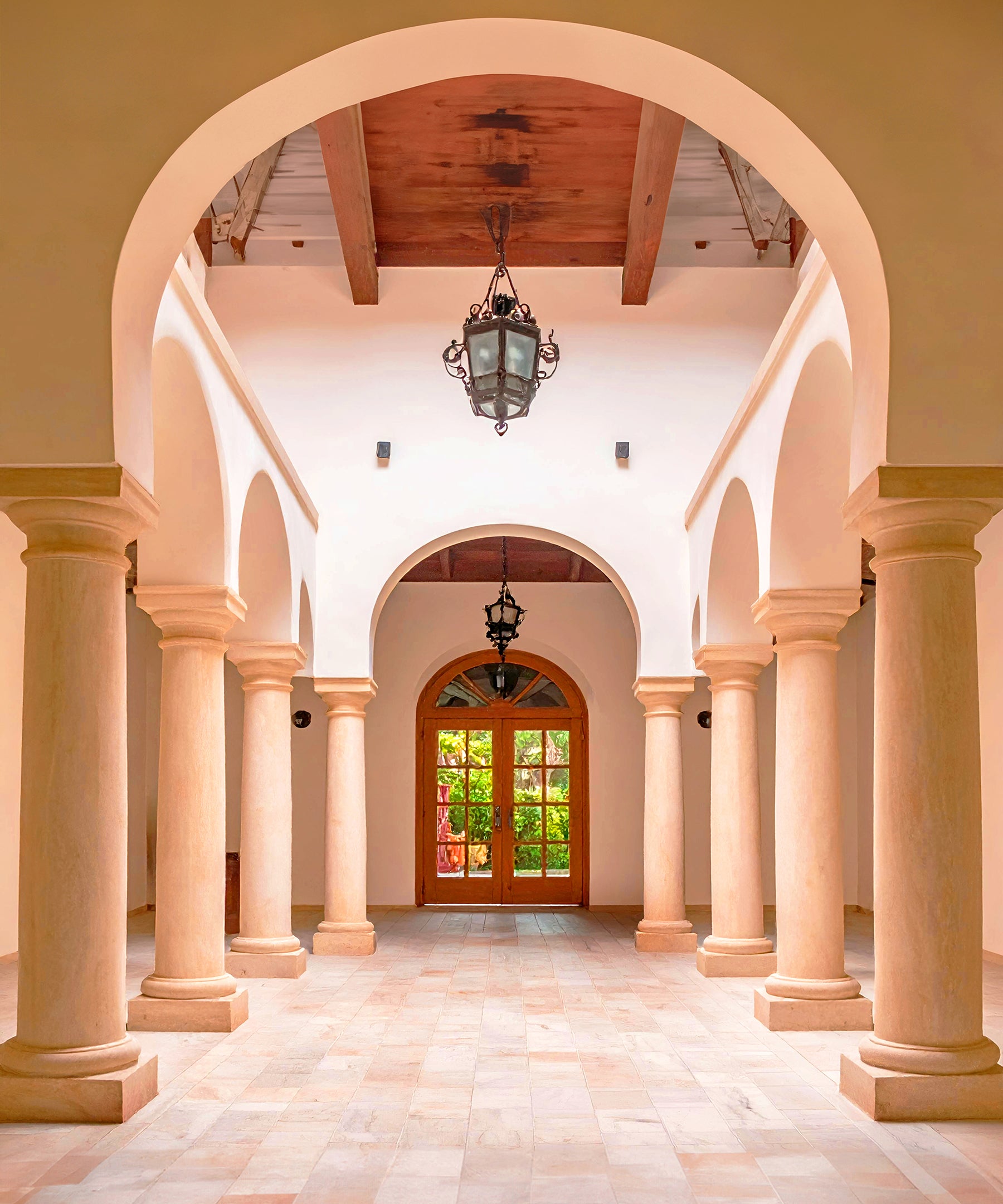 Grand Colonnade Corridor